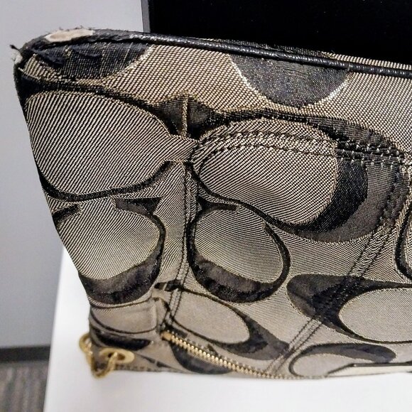 Coach Poppy Signature First Generation Purse Black and Gold - Picture 3 of 13
